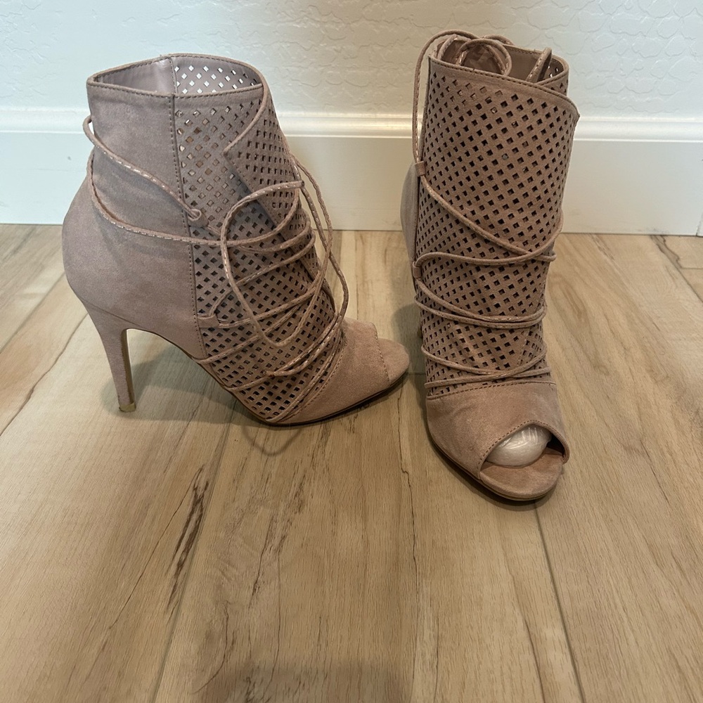 Women's Peep Toe Lace-Up Heels
